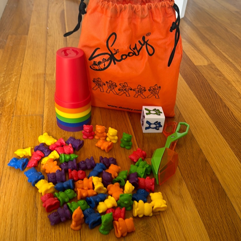Skoolzy rainbow counting bears with matching stacking cups